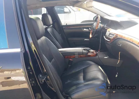 2007 Mercedes-Benz S 550 z USA, uszkodzony, nr VIN WDDNG71XX7A104267